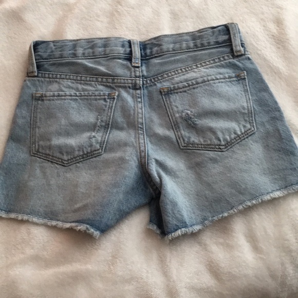 Old navy light washed high waisted shorts - Picture 3 of 4